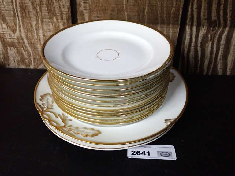 Set of Decorative Plates - White with Gold Accents image