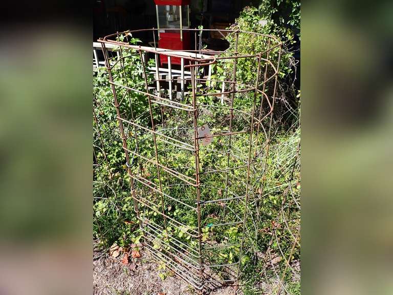 Large Heavy Duty Metal Tomato Cage image