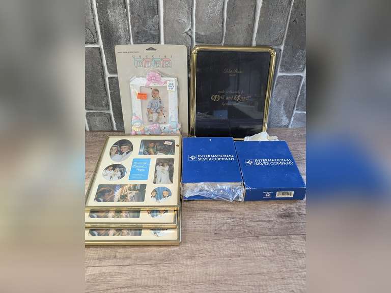 VINTAGE UNUSED PICTURE FRAMES INCLUDING INTERNATIONAL SILVER COMPANY image