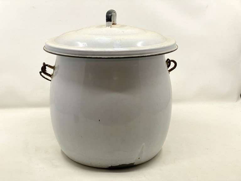 KIT… Enamelware chamber pot, see pictures for details. image