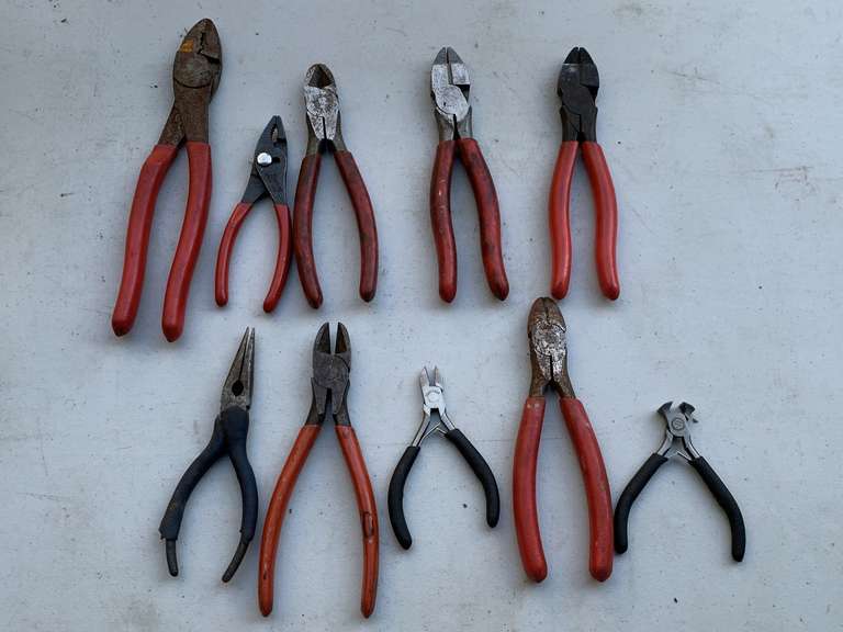 CONTAINER FULL OF SCREW DRIVERS & WIRE CUTTERS - GARAGE image