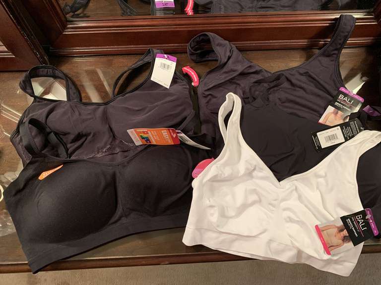 5 NEW SIZE 2XL SPORTS BRAS - UP MASTER BED image