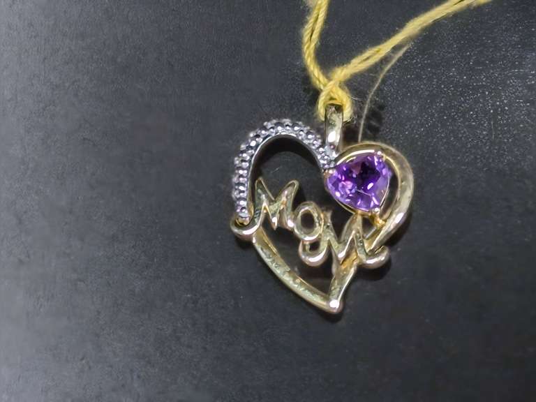14K  Gold 'Mom' Heart Pendant with Amethyst and Diamonds - 1.63 grams image