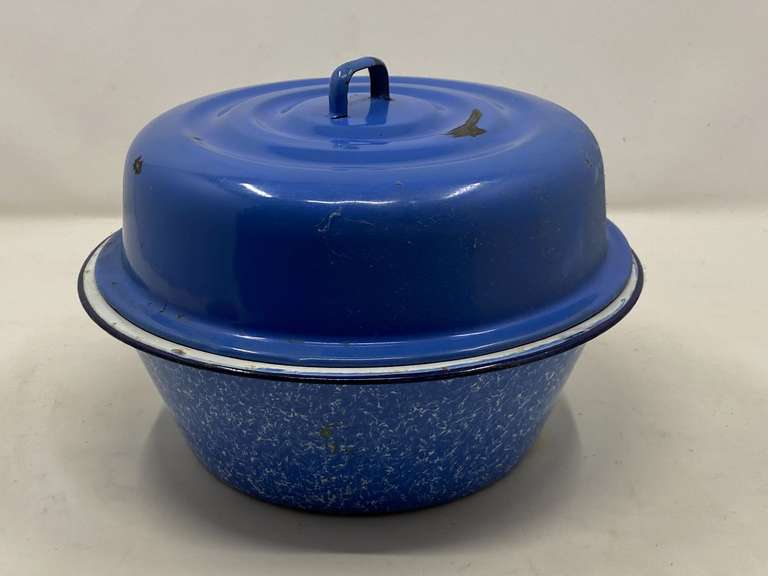 KIT… Vintage enamel metal bowl with lid, see pictures for details image