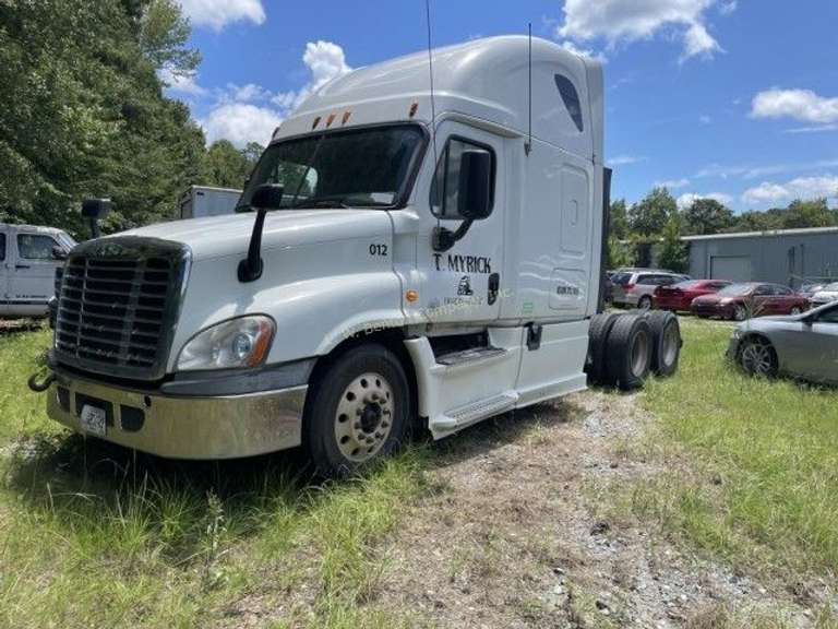 2013 Freightliner Cascadia 125 Truck Tractor