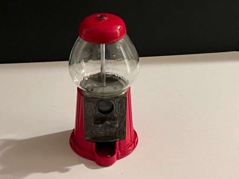 BR3… Vintage looking gumball machine, see pictures for details. image