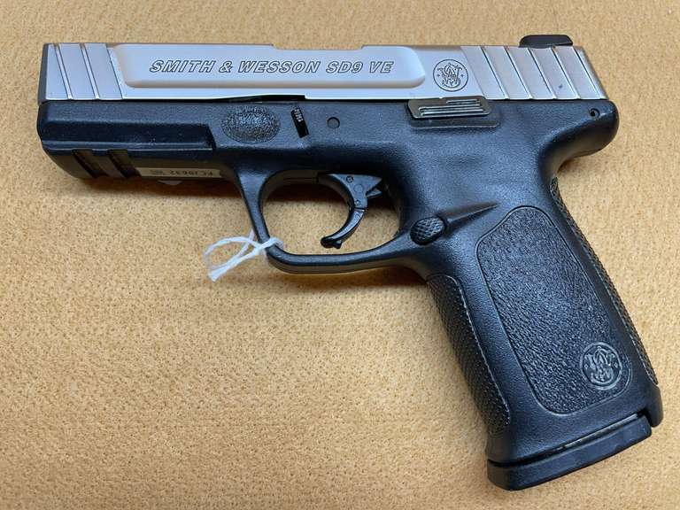 SMITH & WESSON  9 MM  SD9VE  FCJ0632  PISTOL image
