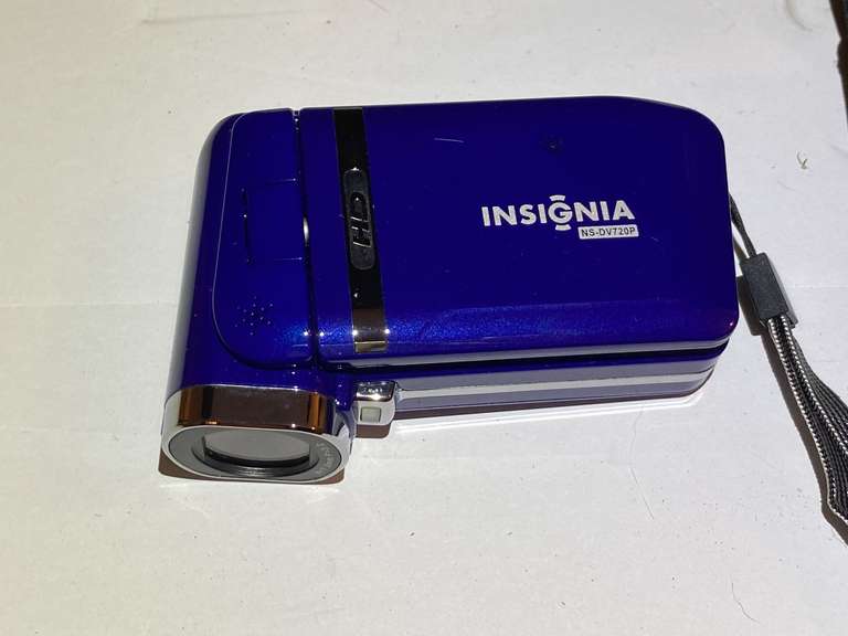 BR1…Insignia NS-DV720P HD Digital Camera Camcorder, comes with storage case, working condition unknown, see pictures for details. image