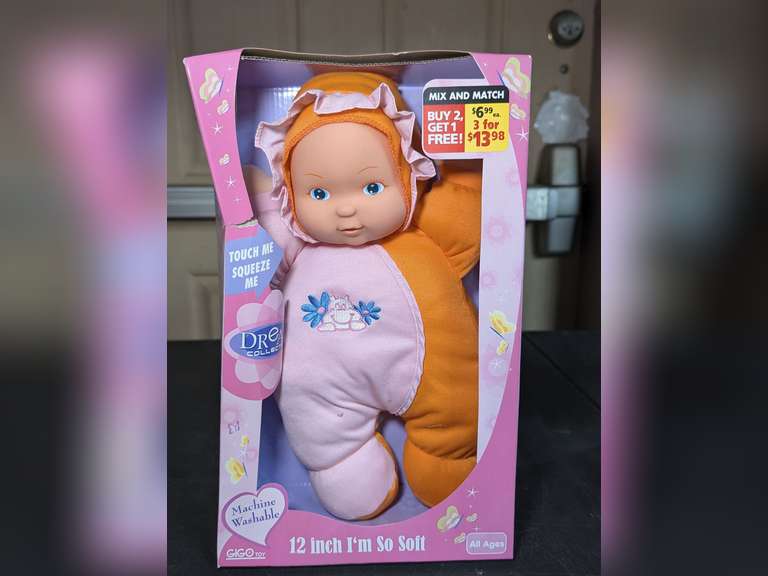 GIGO TOY DREAM COLLECTION 12"  MACHINE WASHABLE DOLL IN ORIGINAL BOX image