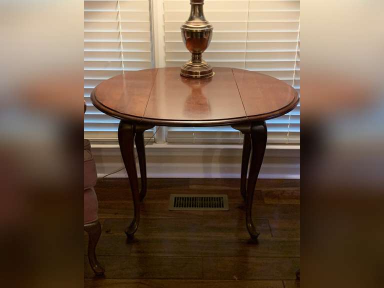 VINTAGE MAHOGANY GEORGIAN STYLE DROP LEAF SIDE TABLE 32 1/2" X 27 1/2" X 25 1/2" TALL **SPECIAL PICKUP INSTRUCTIONS - LIVING ROOM image