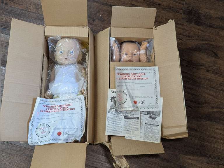 VINTAGE NEWBORN BABY DOLLS WITH CERTIFICATES OF BIRTH REGISTRATION AND ORIGINAL SHIPPING BOXES image