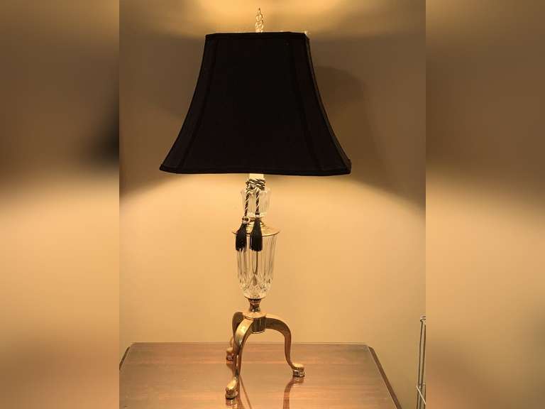 BEAUTIFUL BRASS/GLASS REGENCY STYLE TABLE LAMP WITH BLACK SHADE 33" TALL X 15" WIDE - UP MASTER BED image