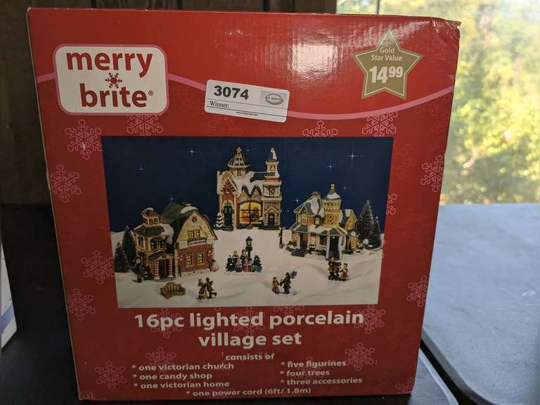 MERRY BRITE 16-PIECE LIGHTED PORCELAIN VILLAGE SET IN ORIGINAL BOX image
