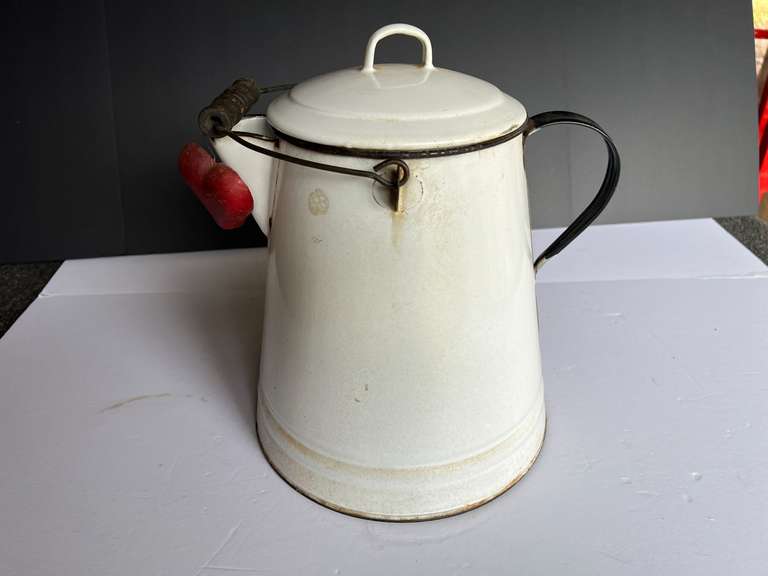 Vintage large enamelware cowboy coffee pot, with handle, see pictures for details. image