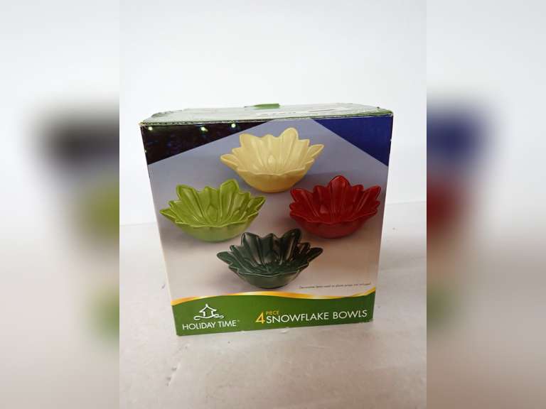Holiday Time 4-Piece Snowflake Bowl Set image