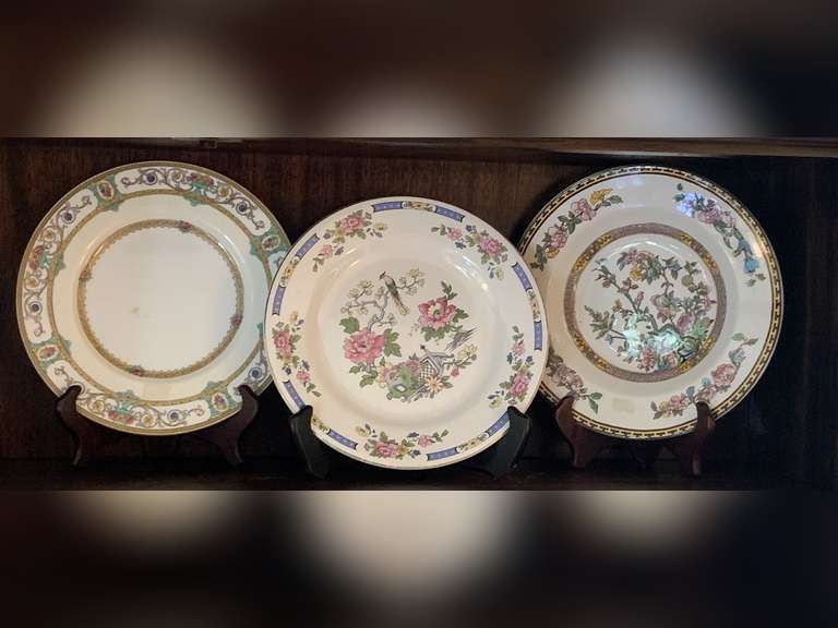 ANTIQUE "GRASMERE" MINTON DINNER PLATE, VINTAGE LORD NELSON POTTERY DINNER PLATE & VINTAGE "INDIAN TREE" WASHINGTON CHINA SOUP BOWL WITH STANDS - LIVING ROOM image