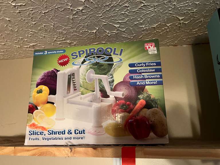 BR2…Spirooli slicer and shredder, comes in original box, see pictures for details. image