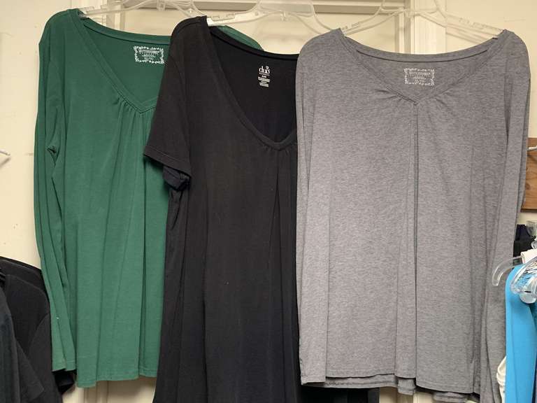 MATERNITY TOPS - 8 XLARGE, 2 LARGE - UP MASTER CLOSET 2 image