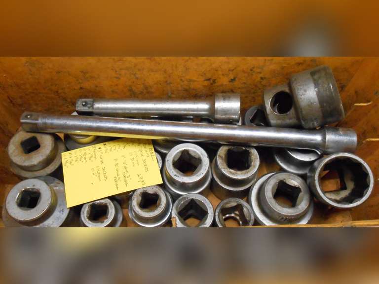 MISC 3/4" & 1" DRIVE SOCKETS, ETC (23) PCS image