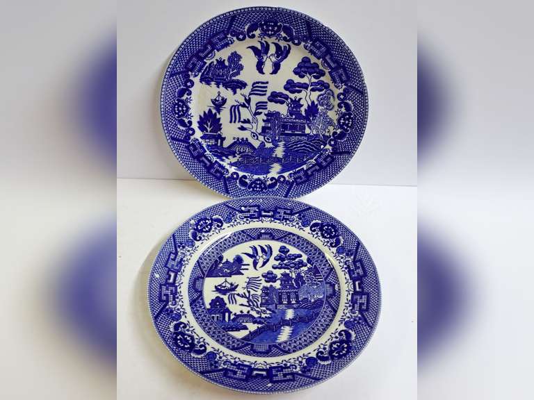 "Willow" Pattern Plates Made in Japan image