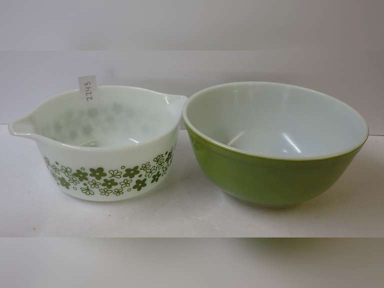 Vintage Pyrex Mixing Bowl Set image