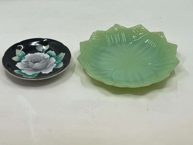 KIT… Vintage lotus leaf plate, believed to be vintage Anchor Hocking jadeite, also includes a beautiful hand painted decorative plate from Japan, see pictures for details. image