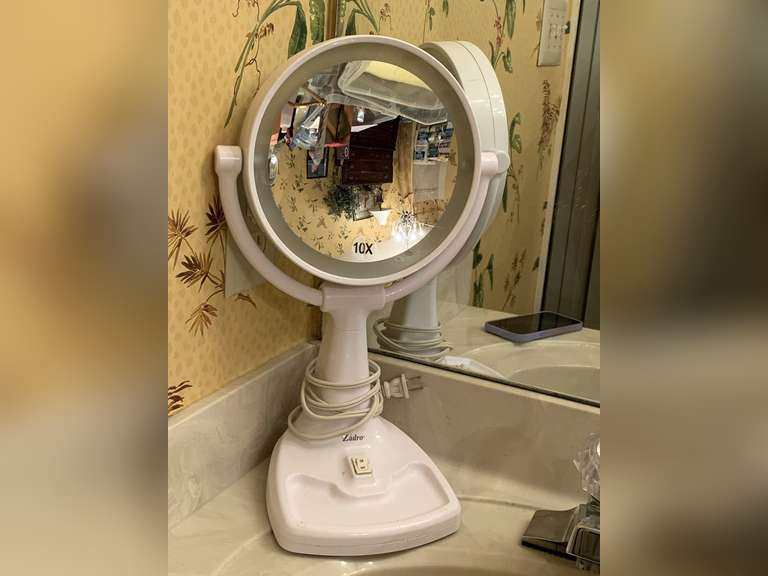 NEW ZADRO WHITE LIGHTED 10X MAKEUP MIRROR - UP MASTER BATH image