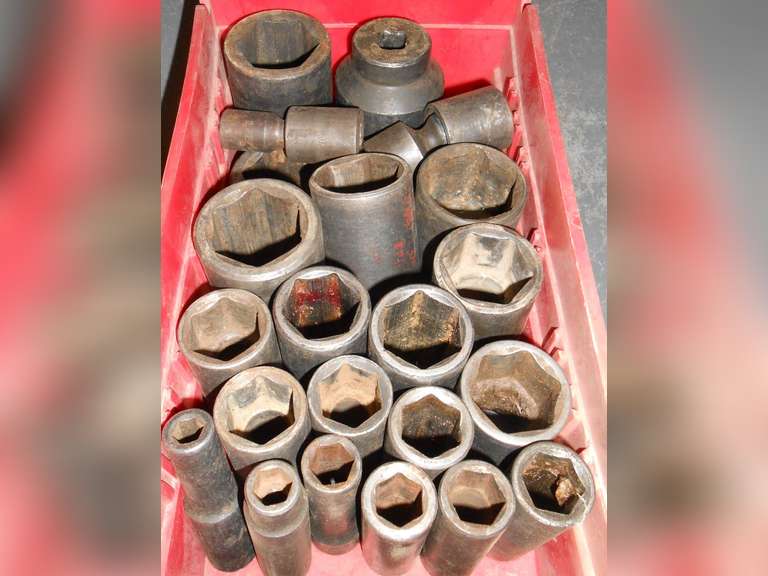MISC 1/2" DRIVE SOCKETS (24) PCS image