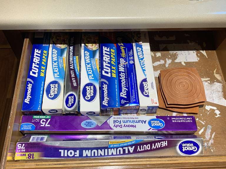 DRAWER LOT TO INCLUDE WAX PAPER, FOIL, SARAN WRAP & MORE - KITCHEN image