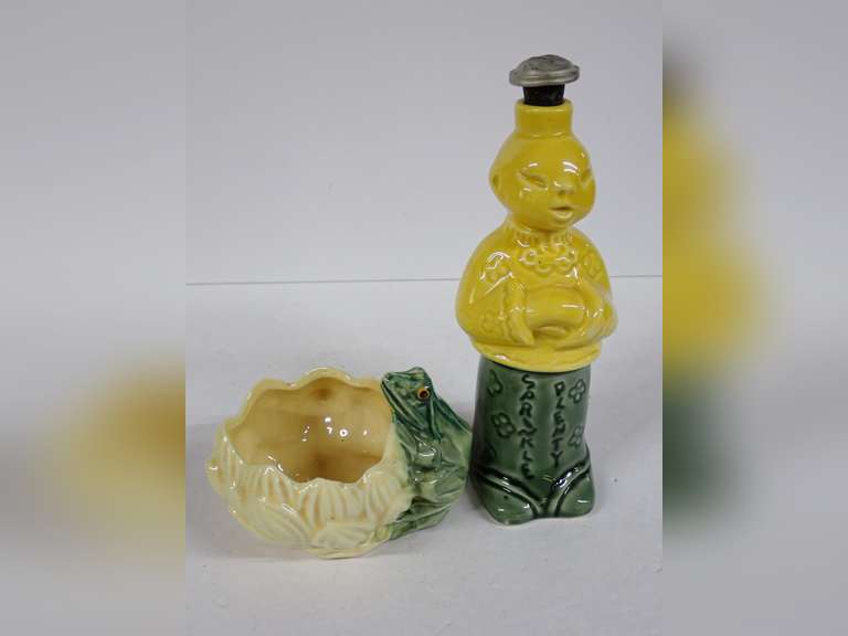 1950s McCoy Planter & Vintage Laundry Shaker Water Bottle with no markings image