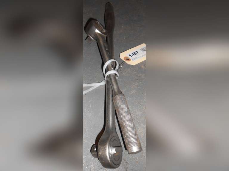 (1) EASCO & (1) WRIGHT 1/2" DRIVE RATCHETS image