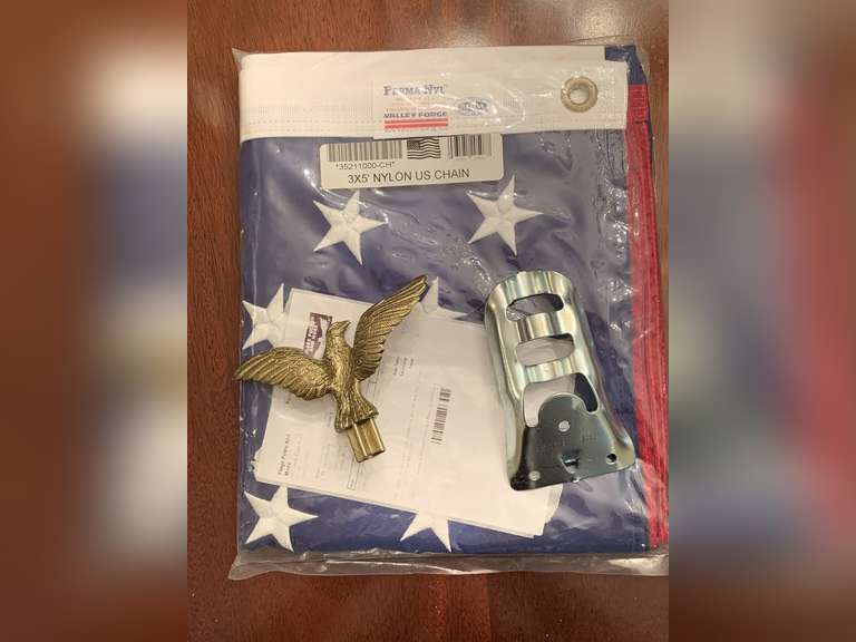 NEW 3X5 NYLON US FLAG & WALL BRACKET - FOYER image