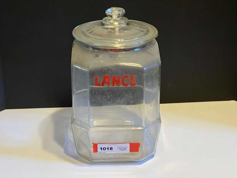 LR… Vintage Lance cracker jar with lid, jar rim has some chipping, see pictures for details. image