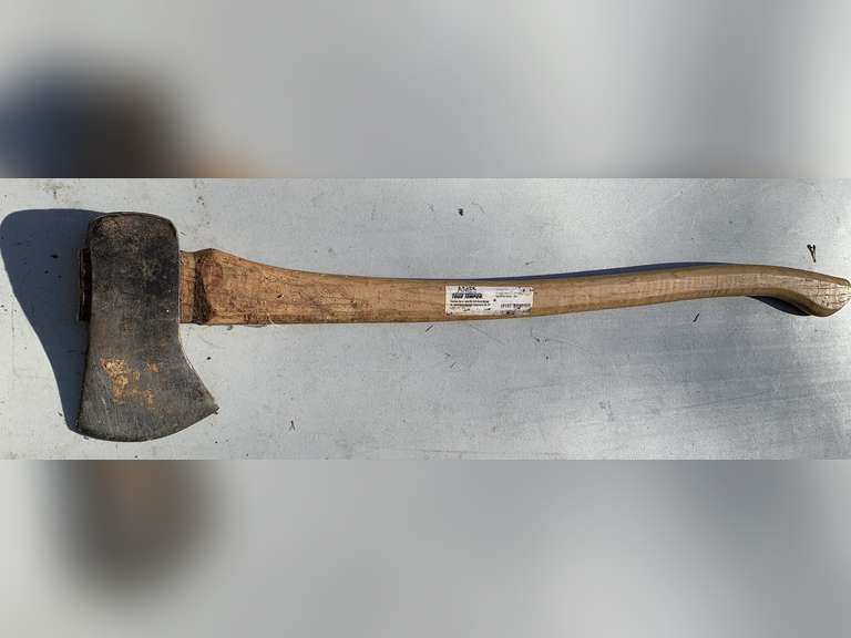 TRUE TEMPER LONG HANDLE AXE - GARAGE image
