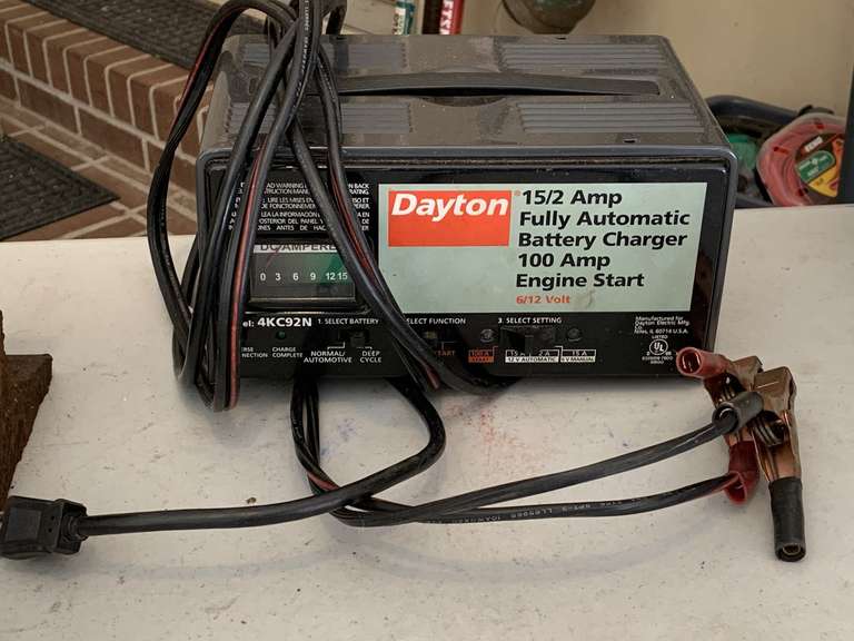 DAYTON 15/2 AMP FULLY AUTOMATIC BATTERY CHARGER 100 AMP ENGINE START - GARAGE image