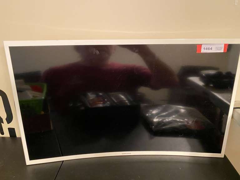 BR1… Samsung curved monitor, model C32F391FWN, powers up, missing stand foot, see pictures for details. image