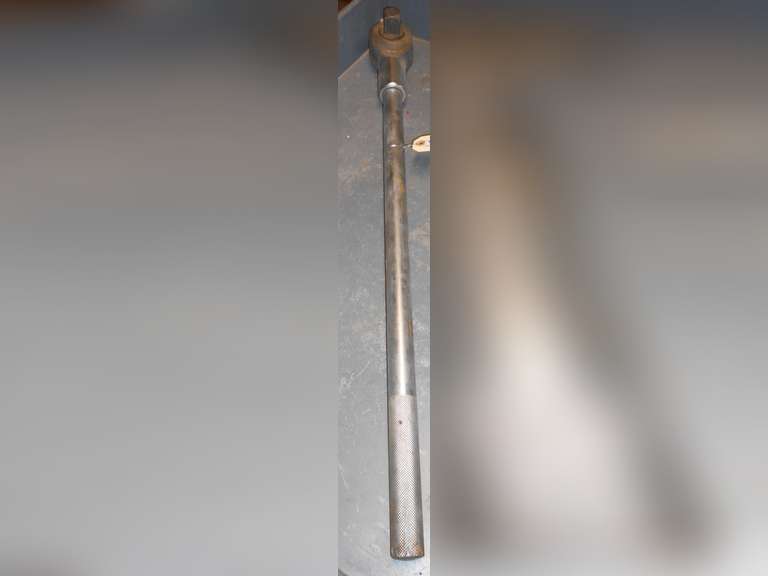 (1)  CHROME VANADIUM 1" DRIVE RATCHET 28" LONG image