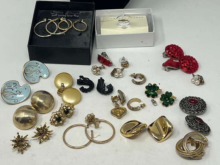 Large assortment of ladies fashion estate earrings, mostly clip on, see pictures for details. image
