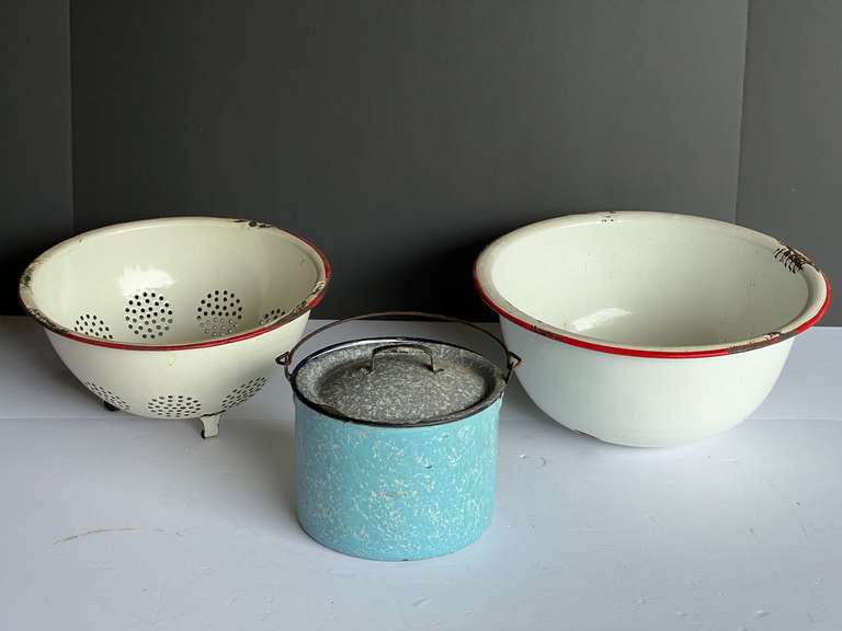 Vintage enamelware colander, mixing bowl, and pail with handle and lid. See pictures for details. image