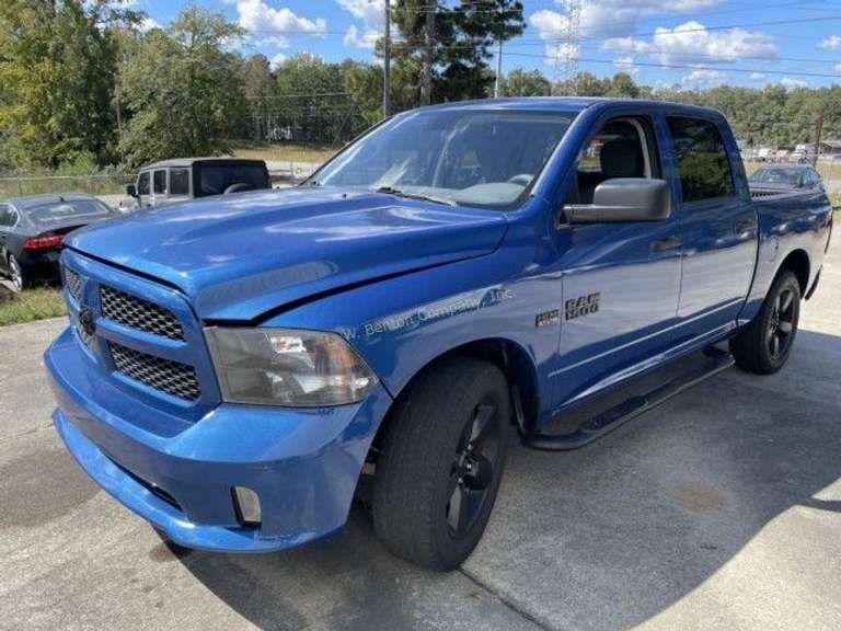 2017 Ram 1500 Pickup Express V8, 5.7L