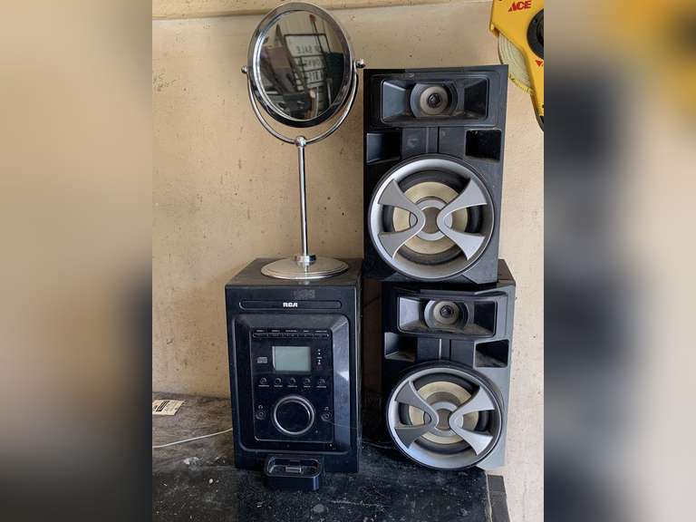 VINTAGE RCA WAV HOME AUDIO COMPACT AUDIO SYSTEM, 2 SPEAKERS & STAND UP MAKEUP MIRROR - GARAGE image