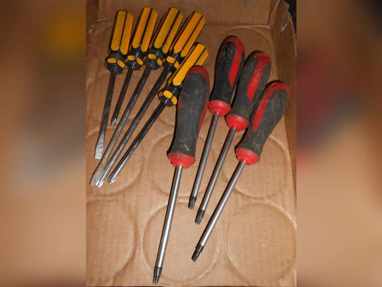 (9) ASSORTED SCREWDRIVERS image