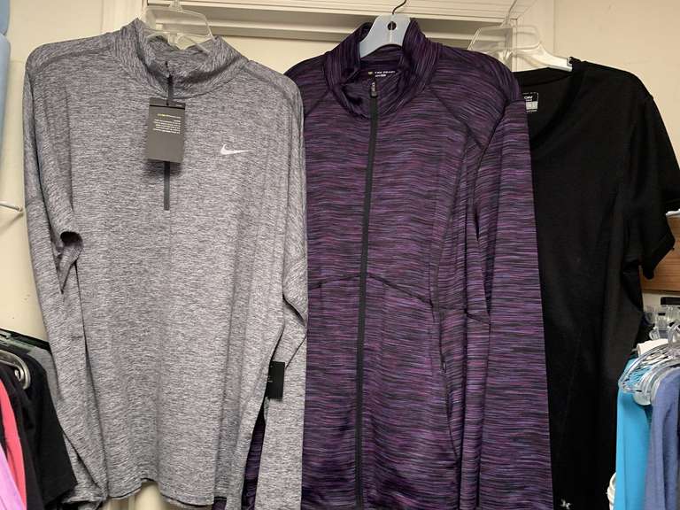 LADIES ATHLETIC WEAR - 10 TOPS (SIZE 1XL) - UP MASTER CLOSET 2 image