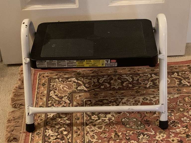 METAL ONE STEP STOOL 19" LONG X 14" DEEP X 12" TALL - UP MASTER BED image