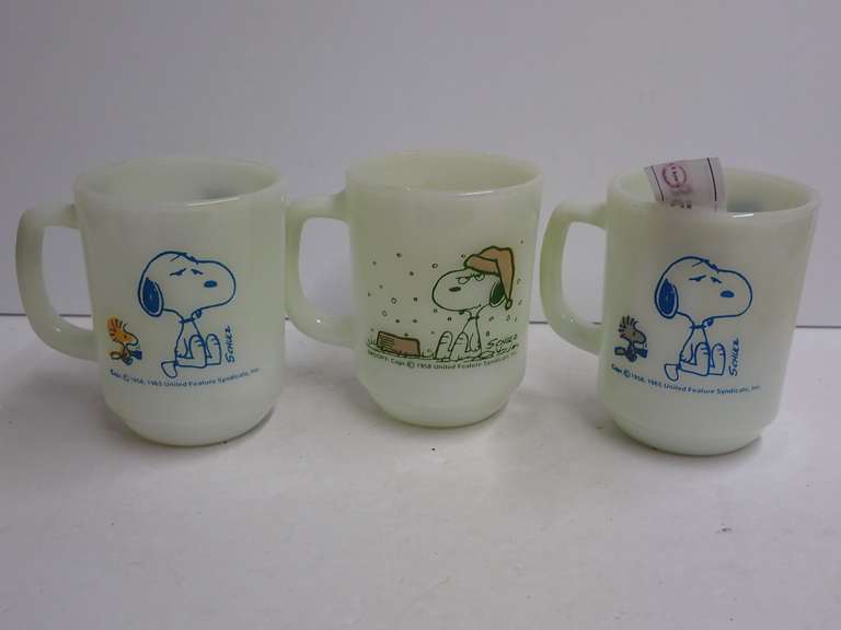 Snoopy & Woodstock Milk Glass Mugs image