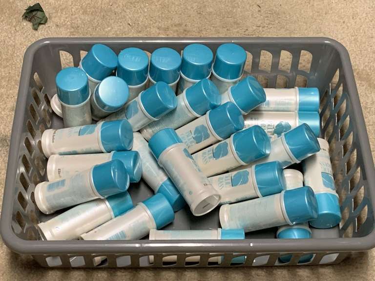 28 NEW BLUE GRASS BY ELIZABETH ARDEN CREAM DEODORANT (1.5 OZ EACH) - CRATE INCLUDED - UP MASTER CLOSET 2 image