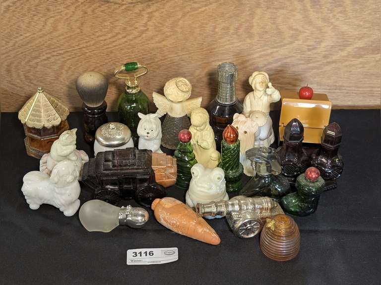 VINTAGE COLLECTIBLE AVON BOTTLES image