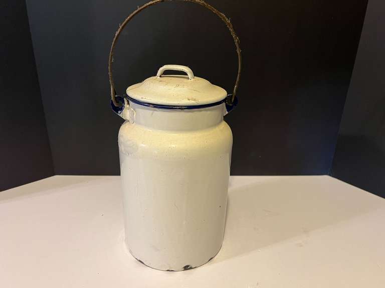 KIT… Vintage enamel milk pail with lid and handle, see pictures for details. image
