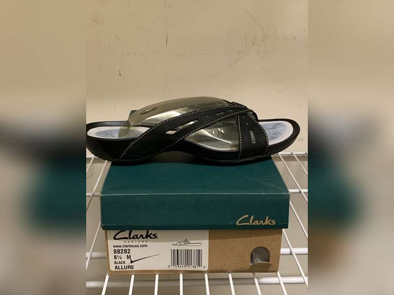 NEW CLARKS ALLURE BLACK SANDALS SIZE 8 1/2M - UP MASTER CLOSET 1 image