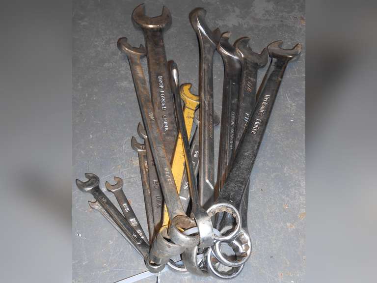 14 PC COMBO WRENCH SET 1 1/16" image